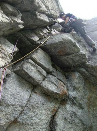  Amarrado con cuerdas